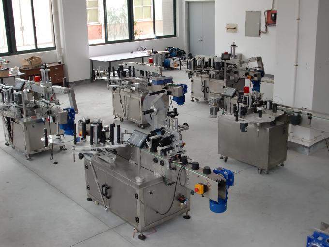 د مربع بوتل ډبل اړخ افقي لیبل کولو ماشین منظم یا غیر منظم کانټینر