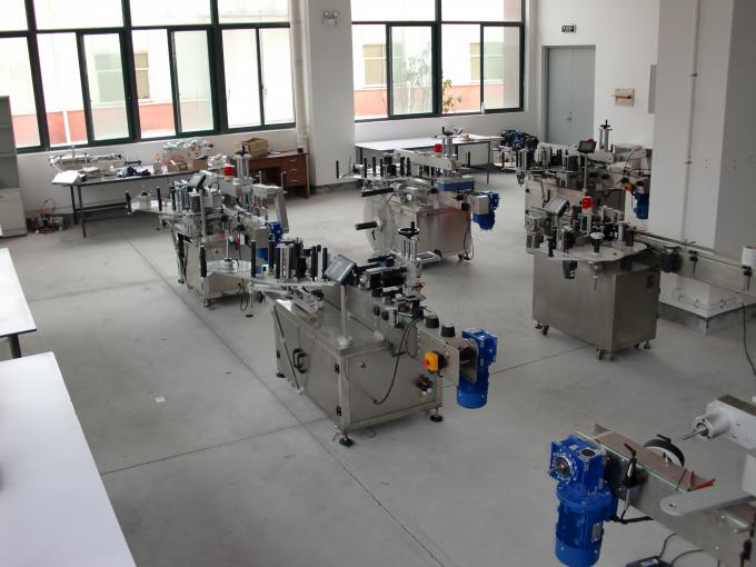 د لوړ سرعت ډبل اړخ سټیکر لیبل کولو ماشین هیدرولیک تیل