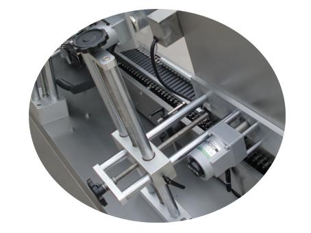 د کاغذ ټیوب لیبل کولو ماشین 500 رولر د ځان چپکونکي پارچه سټیکر لیبل اچوي