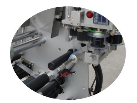 10ML کوچني بوتل لیبل کولو ماشین د سند ډبل پرت لیبل سټیکر سره