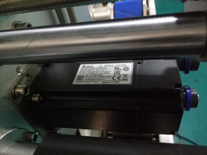 د SUS304 کابینې دوه اړخونو مربع بوتل سټیکر لیبل کولو ماشین د شخصي پاملرنې محصولاتو سره