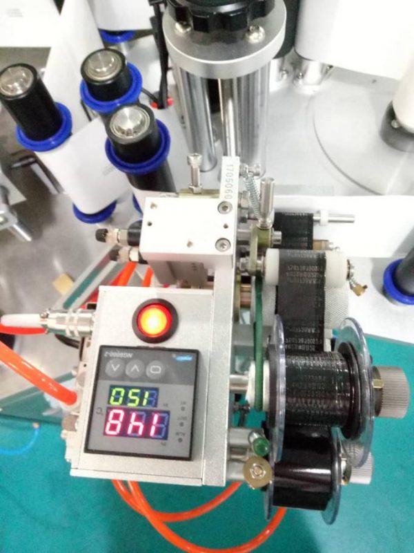 د پاagingې کولو آلې او کوډینګ ماشین سره لیبل اتومات ډوبل اړخ سټیکر لیبل کولو ماشین