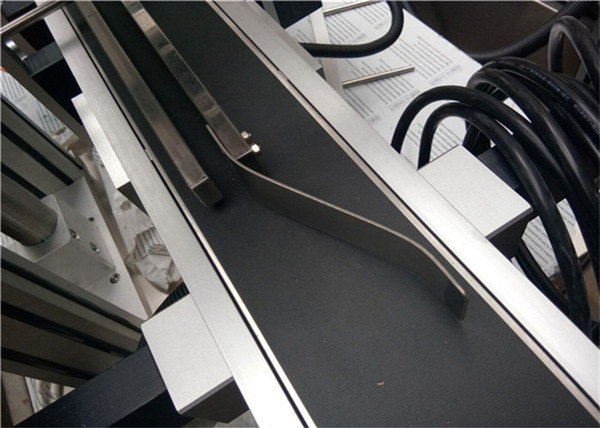 د پلاستيکي خالي لفافو بیگ لیبل کولو لپاره بشپړ اتومات سر ټاپ لیبلینګ ماشین