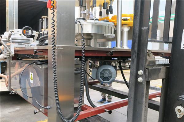 د ګردي بوتل روټري سټیکر لیبل کولو ماشین تجهیزاتو ضخامت ≥ 30mm