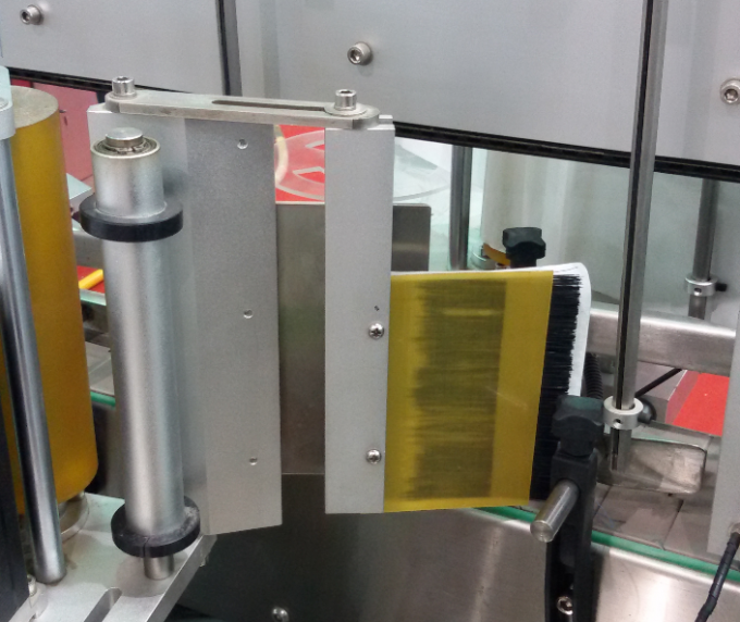 د اپ پریس میکانیزم لوړ بوتلونه د CE سند سره د اتومات بوتل لیبلر ماشین