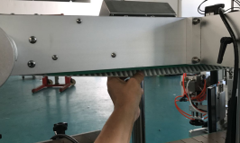 د اپ پریس میکانیزم لوړ بوتلونه د CE سند سره د اتومات بوتل لیبلر ماشین