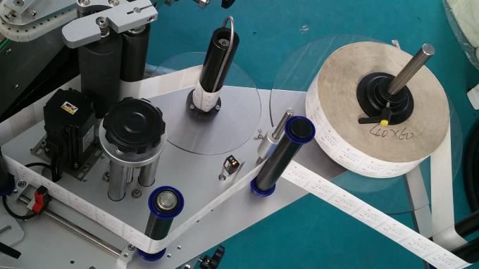 د اوول کڅوړو او بوتلونو لیبل سټیکر غوښتونکی ، د ځان سره د اوږد لیږدونکي لیبل چاپ کولو ماشین